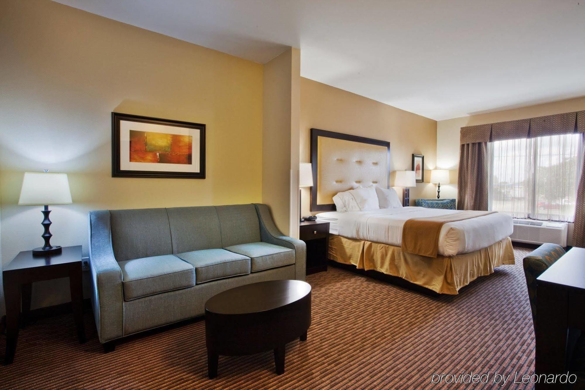 Express & North By Ihg Hotel 3*